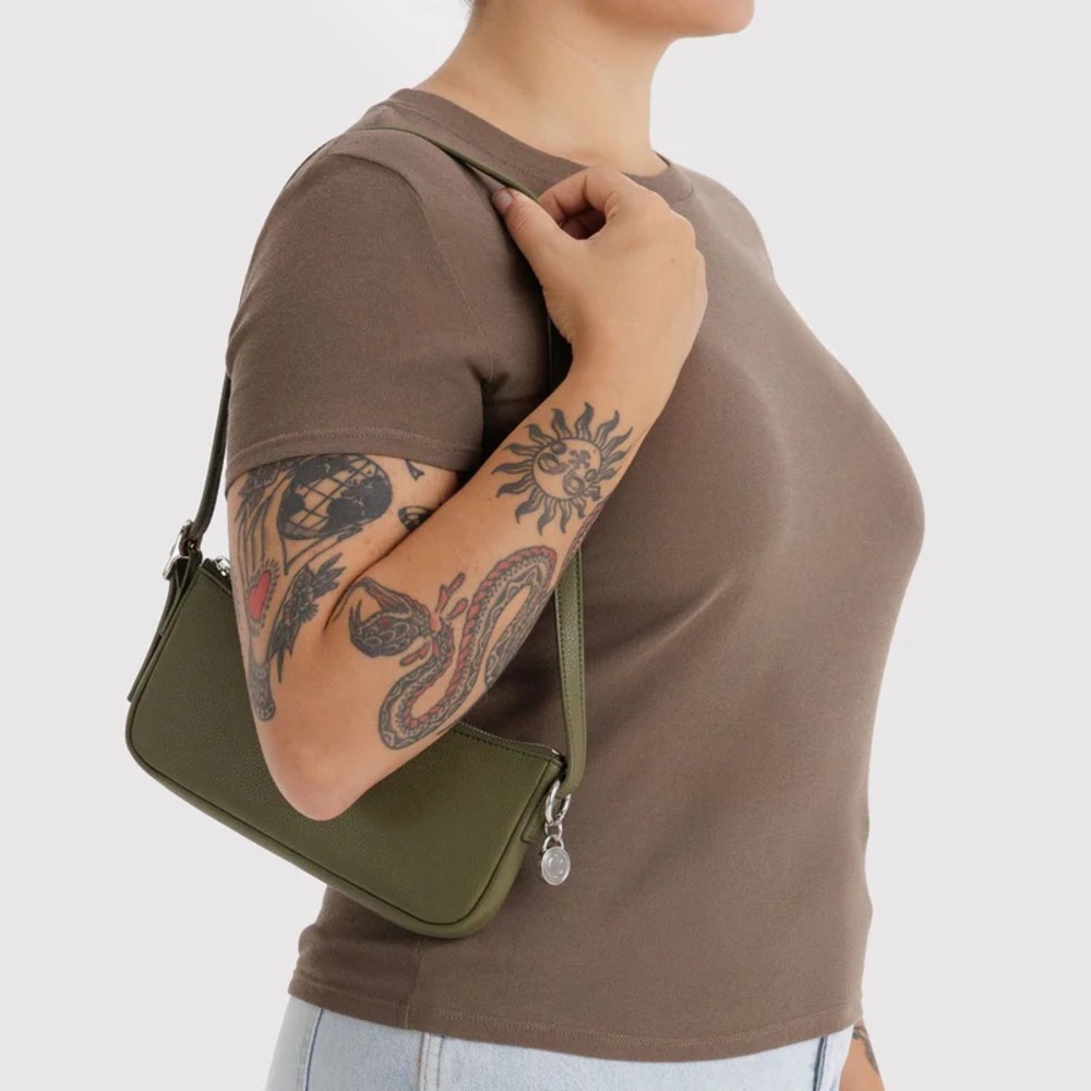 BAGGU Recycled Leather Pochette Loden Olive Green NEW WITH TAGS NWT - Picture 2 of 7